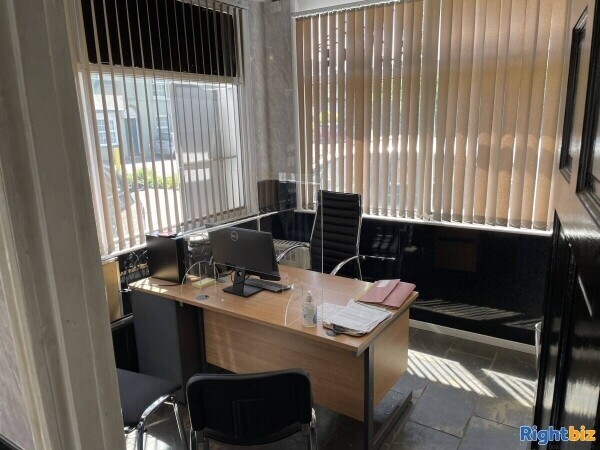 AN ACCREDITED, LONG-STANDING AND POPULAR GARAGE AND USED CAR RETAILER Photo 9