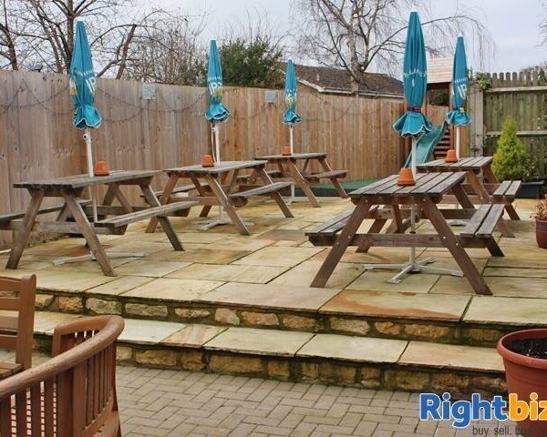 GLOUCESTERSHIRE - COTSWOLD STONE VILLAGE CENTRE INN REFURBISHED TO HIGH STANDARD WITH FIVE LETTING Photo 9