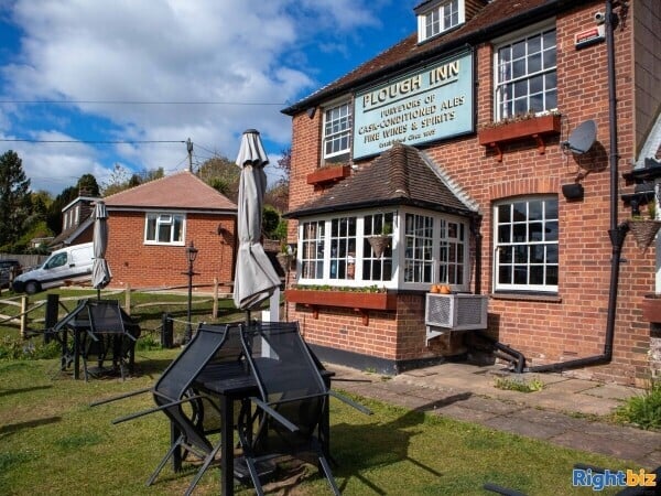 EAST SUSSEX - THRIVING DESTINATION PUB Photo 9