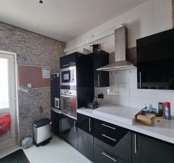 Beautifully Renovated Modern Bar with Comfortable Atmosphere & Accomodation Photo 9