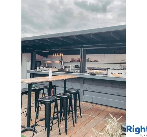 Well Established Restaurant & Bar For Sale Photo 9