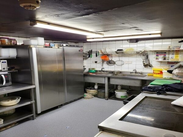 Well established Indian Restaurant with living accommodation for sale Photo 9