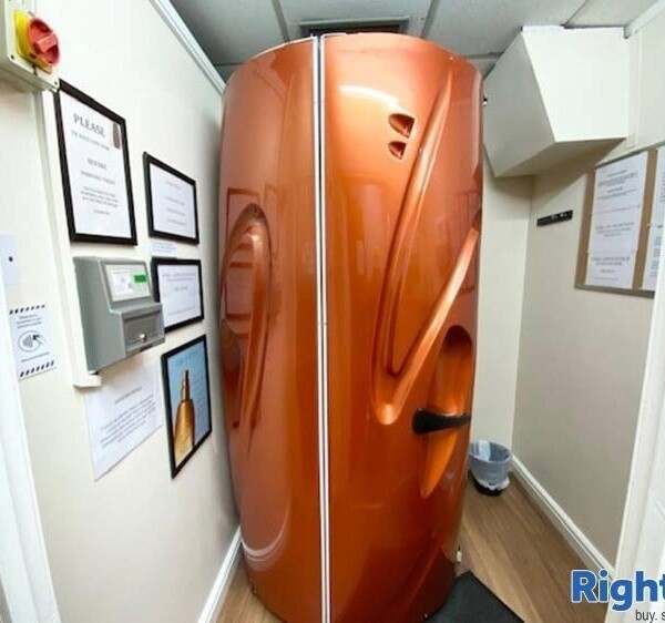 Leasehold Tanning Salon Located In Bloxwich Photo 9