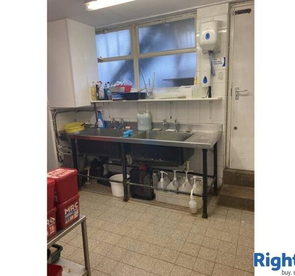 Highly rated Butchers shop with a renowned reputation for sale Photo 9