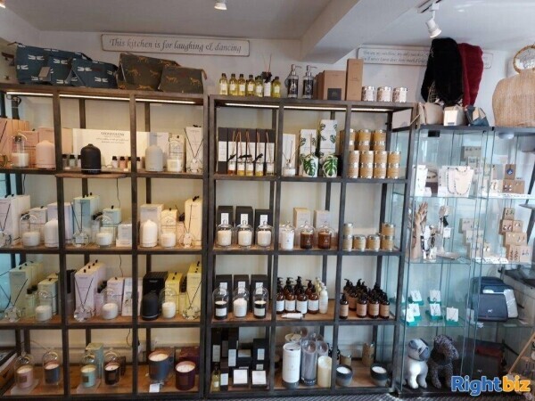 LEASEHOLD HOME INTERIORS/GIFTS/FRAGRANCE BUSINESS Photo 9