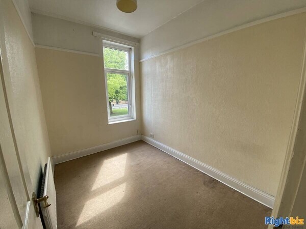 Freehold Convenience Store & Off Licence Store with 2 Bedroom Property Photo 9