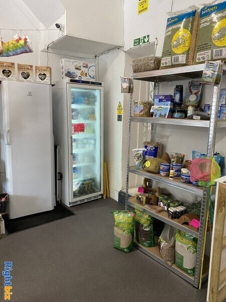 Highly successful Pet And Hardware shop Photo 9