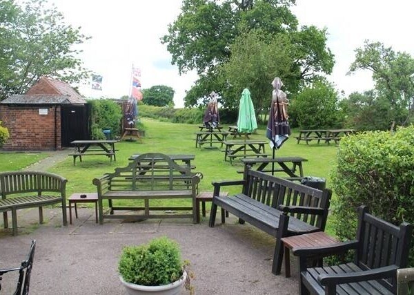 WARWICKSHIRE - MAIN ROAD FREEHOUSE AND CAMPSITE Photo 9