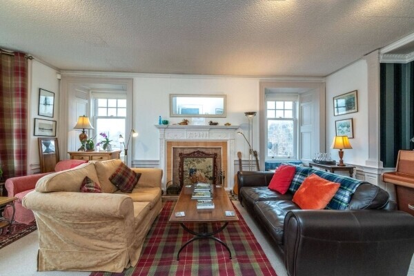 A Magnificent Bed and Breakfast with Traditional Tea Room in Stonehaven, Aberdeenshire. (ref 1497) Photo 9