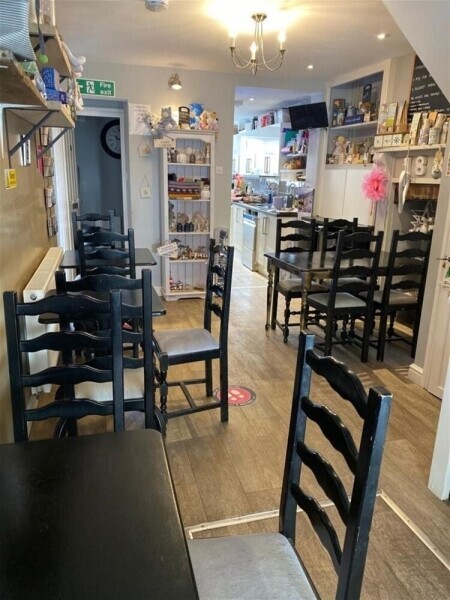 Well-Established, Profitable Family-Run Café in Heart of Affluent Village Photo 9
