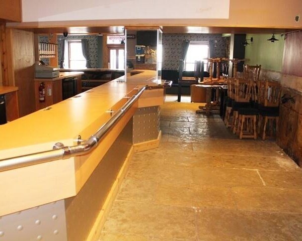 CARMARTHENSHIRE - FORMER PUBLIC HOUSE WITH SUPERB 4 BEDROOM HOLIDAY LET Photo 9