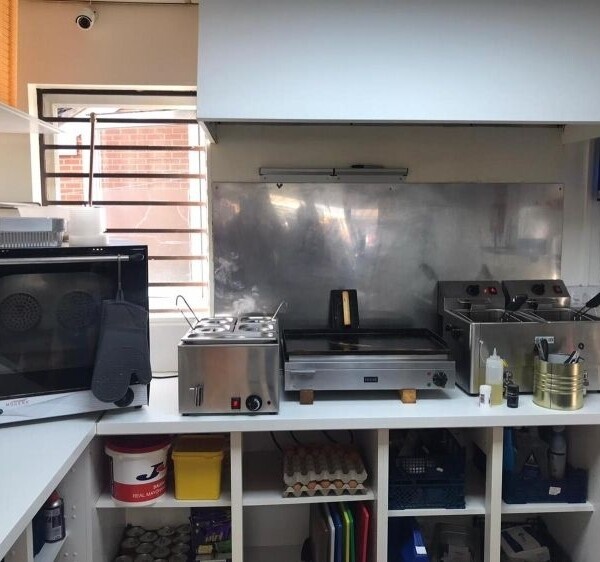 Leasehold Café & Takeaway Located In Bulkington Photo 9