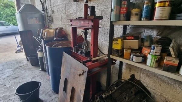 Well-Established MOT and Car Servicing Garage in South Yorkshire Photo 9