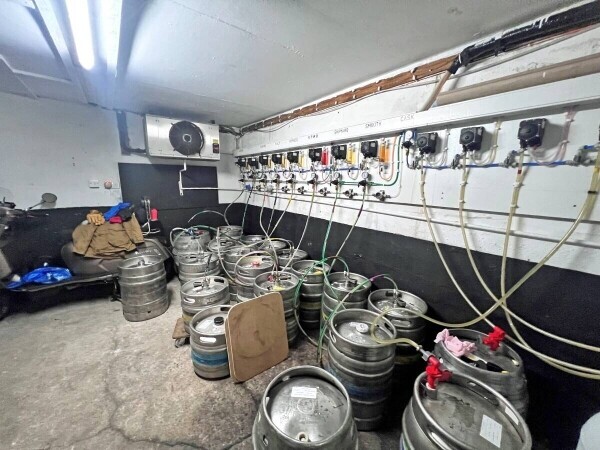 WEST YORKSHIRE - PUB IN POPULAR MARKET TOWN Photo 9