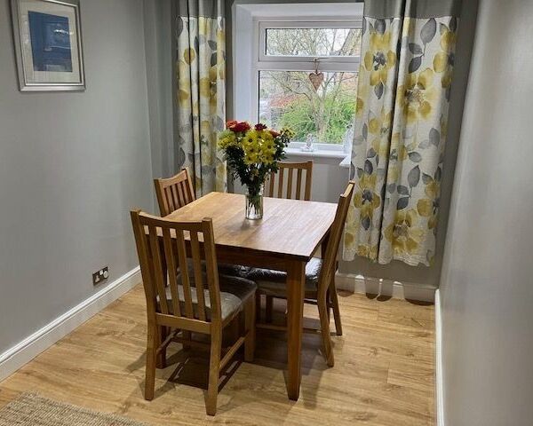 NEW PRICE - IMMACULATE FREEHOLD CONVENIENCE STORE AND COUNTER NEWSAGENTS WITH SUPERB 4 BEDROOMED FAMILY ACCOMMODATION IN POPULAR NORTH YORKSHIRE MARK Photo 9