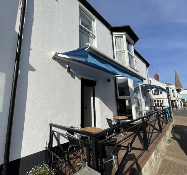 Beautiful Turnkey Cafe in Popular South Devon Seaside Town For Sale in Dawlish Photo 9