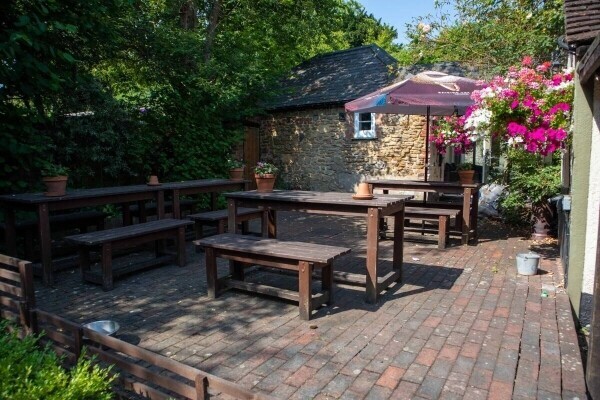 WEST SUSSEX - CHARMING PUB WITH LETTING ROOMS Photo 9