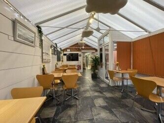 A WELL-ESTABLISHED CONTEMPORARY CAFÉ AND HIGH QUALITY GIFT STORE LOCATED IN AN EXCELLENT POSITION Photo 9