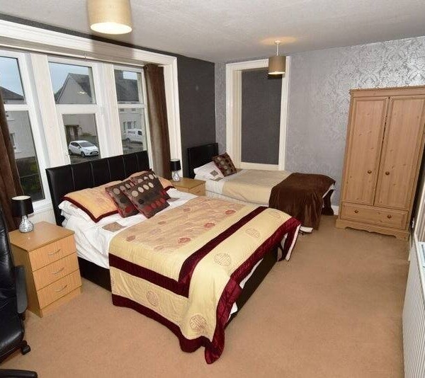 Highly Attractive 6-Bedroom Country Inn Situated in the Stunning Coastal Village of St Cyrus Photo 9