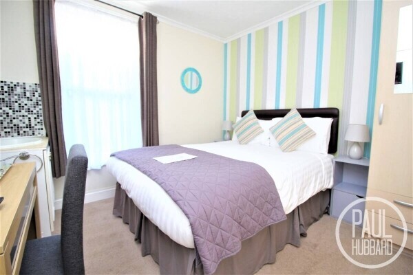 Beautifully decorated, family-run bed and breakfast with 8 bedrooms - Great Yarmouth, Norfolk. Photo 9