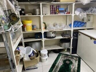 NEW TAKEAWAY WITH 10 YEAR LEASE - Huge Garage/Storage Photo 8