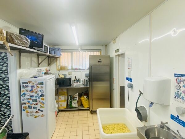 Freehold or Leasehold Fish & Chip Takeaway Located In Ossett, West Yorkshire Photo 9