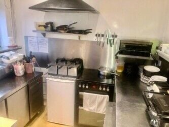 Leasehold Café & Coffee Shop Located In Saltash Photo 9