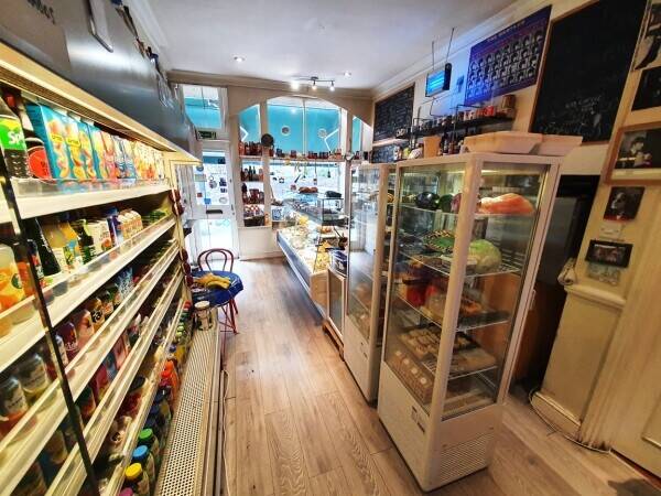 CAFÉ/COFFEE SHOP & DELI WITHIN AFFLUENT WEST LONDON TOWN Photo 9