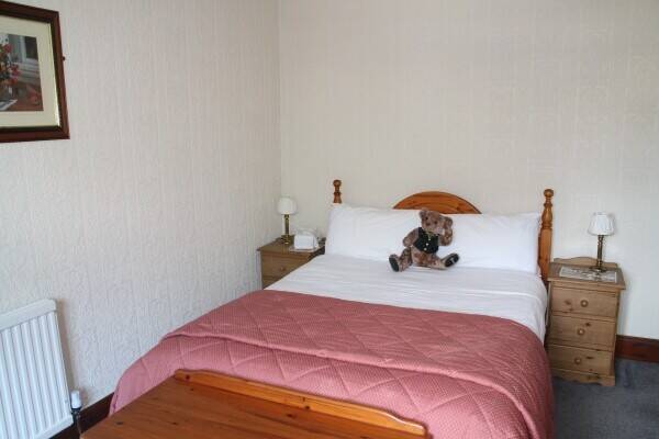 SOUTH STAFFORDSHIRE - OUTSTANDING VILLAGE FREEHOUSE Photo 9