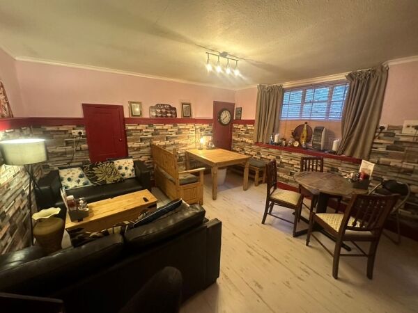 Cafe & Milkshake/Coffee House - Cotswolds Photo 9