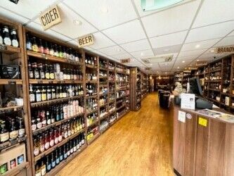 Leasehold Drinks Store & Bar Located In Bromsgrove Town Centre Photo 9