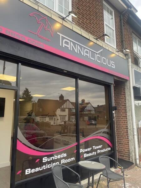 Established sunbed shop - modern with beauty rooms Photo 10