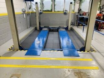 Mot & car servicing Centre in one of the most prominent and busy location Photo 9