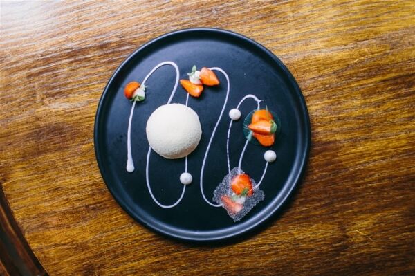 A FINE DINING RESTAURANT Photo 9