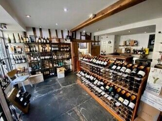 TWO RETAIL UNITS WITH EIGHT GUEST BEDROOMS FOR SALE, LLANGOLLEN, NORTH WALES. Photo 9