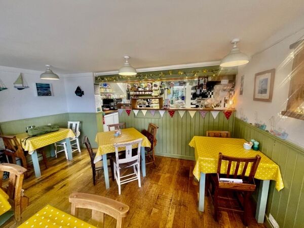 Leasehold Café Located In Fowey Photo 9