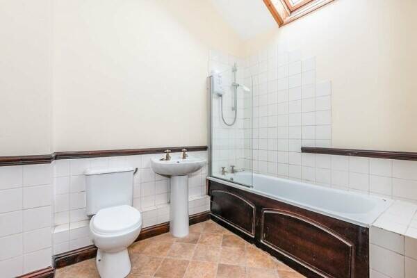 Freehold Commercial Investment Opportunity Photo 8