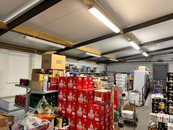 3 x Franchise Off Licences & Sandwich Shop - Wales Photo 9