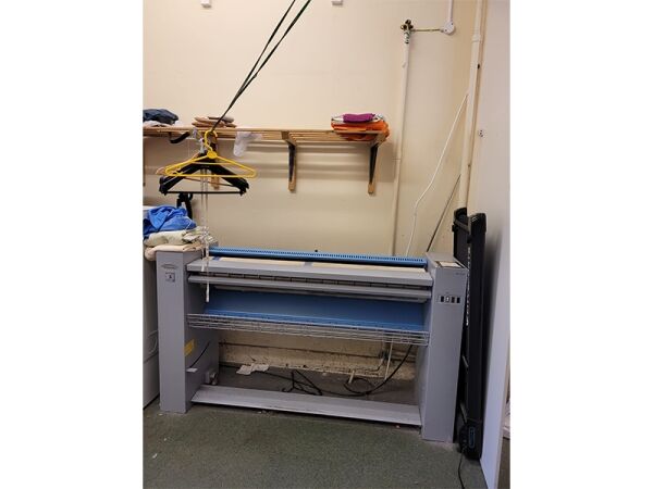 Highly rated dry cleaners for sale Photo 9