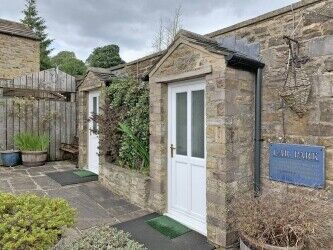 YORKSHIRE DALES- VILLAGE PUB Photo 9