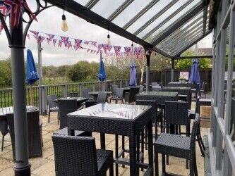 WILTSHIRE- CANAL & MARINA SIDE PUBLIC HOUSE Photo 9