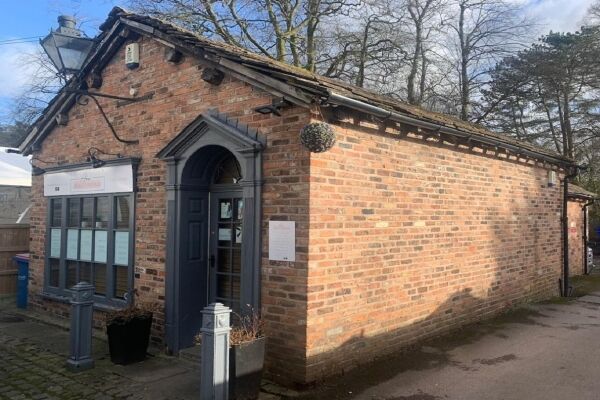 Modern Beauty Salon - Cheshire Photo 9
