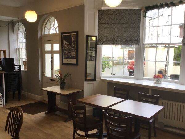 ATTRACTIVE COFFEE SHOP, BISTRO, CAFE in AFFLUENT MONMOUTHSHIRE TOWN Photo 9