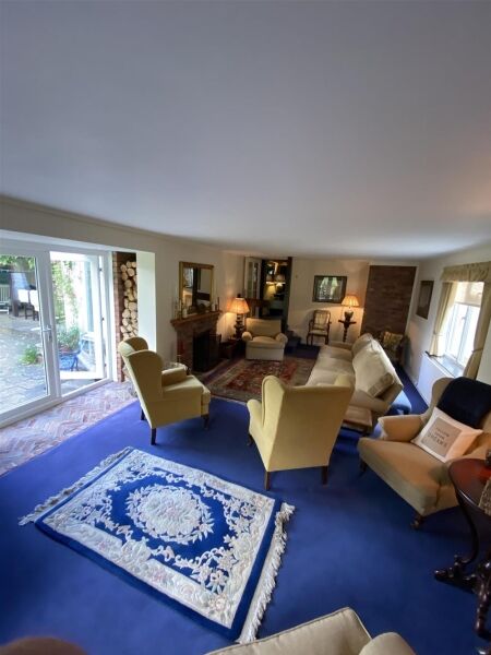 Luxury Cattery  with an impressive detached house plus 2 bed letting cottage (licensed for 44 cats) Photo 9