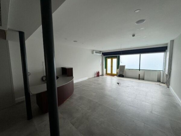 Commercial Premises Located In Wellesbourne For Rent Photo 9