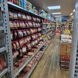 Off-licence supermarket grocery Photo 9