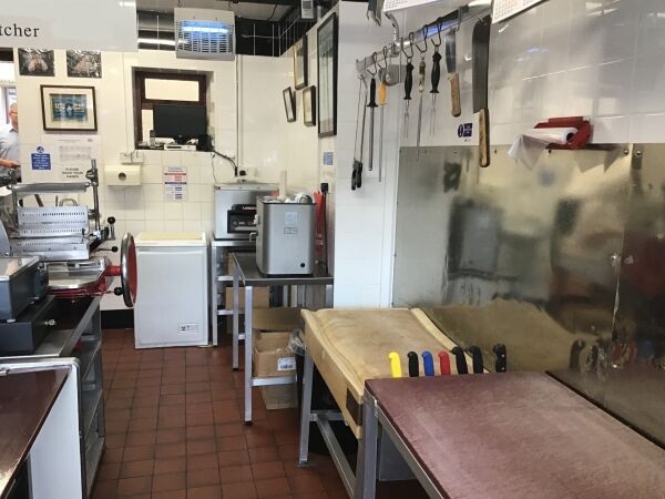 £3,300+ p/wk  BUTCHERs SHOP WITH NICE, S/CONT FLAT, BRIDGEND Photo 9