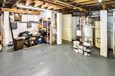 Freehold Launderette & Hairdressers Photo 9