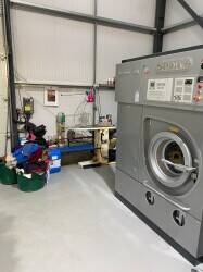 1 Dry cleaners, 2 receivers. Unique opportunity for a successful high turnover business Photo 9