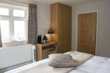 DORSET – VILLAGE FREEHOUSE WITH QUALITY LETTING ROOMS Photo 9